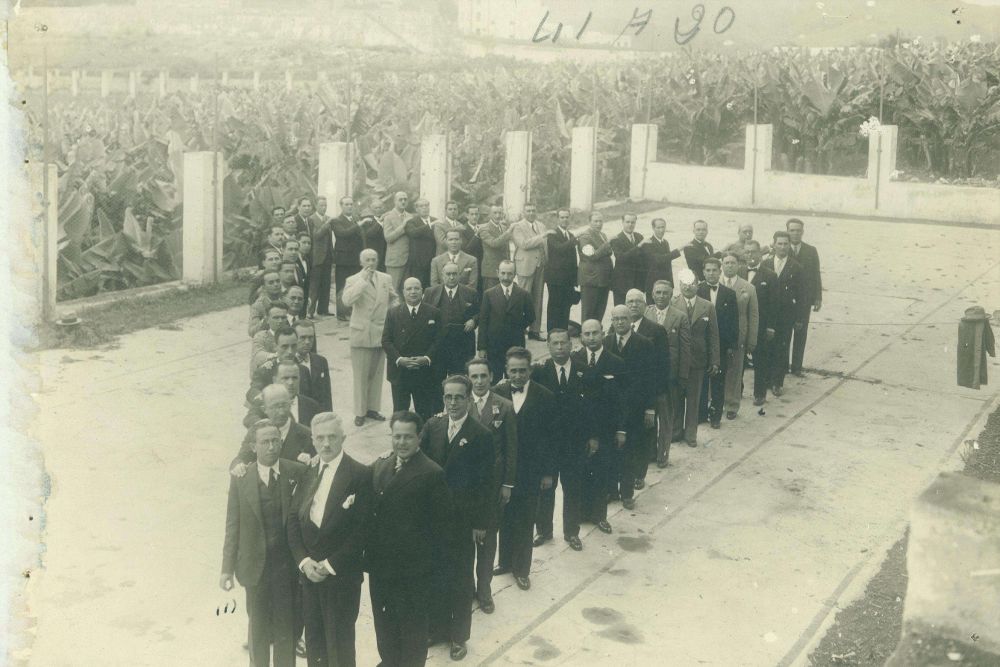 Imagen de los años 30 el siglo XX de un grupo de masones de la Sublime Logia Capitular Añaza 270.