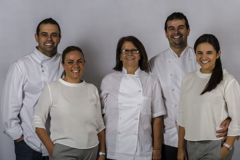 El personal del restaurante El Rincón de Juan Carlos.