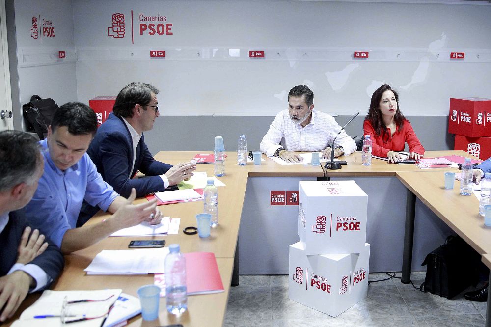 Primera reunión de la gestora del PSOE de Canarias.