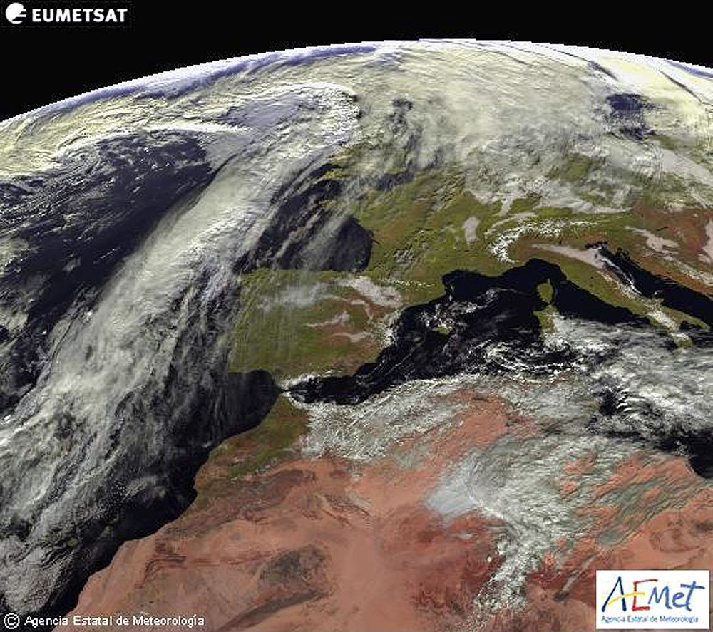 Imagen tomada por el satélite Meteosat para la Agencia Estatal de Meteorología que prevé para hoy, jueves, precipitaciones en el sur de Valencia y norte de Alicante, Melilla y área del Estrecho, sin descartarlas en Baleares y entorno del cabo de Palos. 