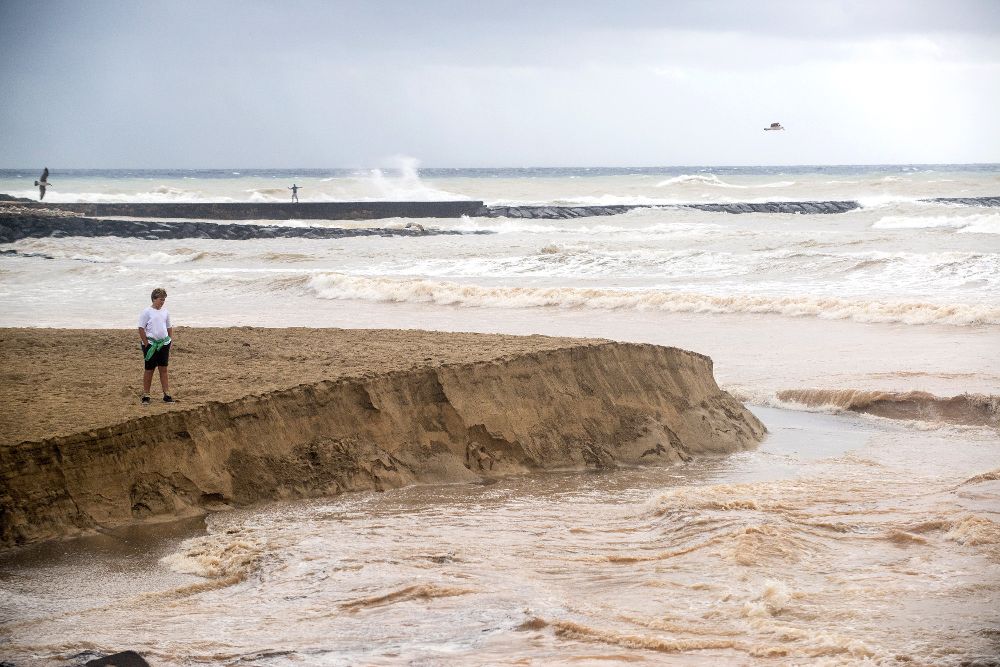 Efectos de las lluvias caídas en Costa Teguise a causa del último temporal.