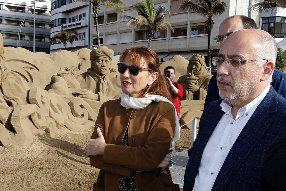 El presidente del Cabildo de Gran Canaria, Antonio Morales, con la consejera de Turismo, Inés Jiménez.