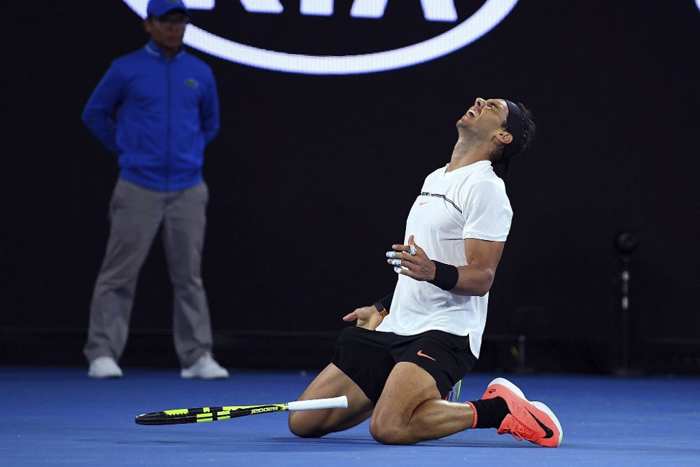 El tenista español Rafael Nadal celebra su victoria en la semifinal del Abierto de Australia disputada contra el búlgaro Grigor Dimitrov.