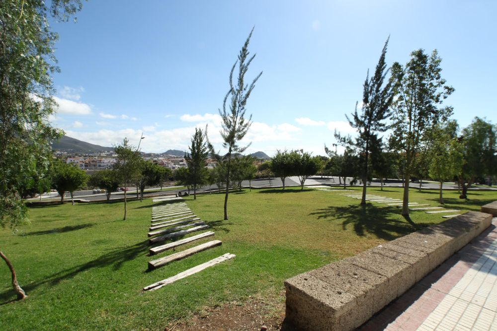 El Ayuntamiento ha adjudicado la remodelación integral del parque, que tiene numerosas deficiencias.