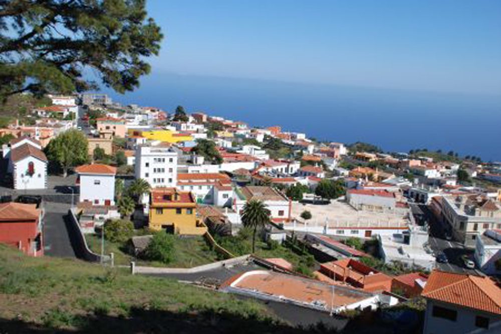 Vista de Fuencaliente, uno de los municipios que pierde población dentro de la isla, La Palma, que más sufre el despoblamiento en Canarias.