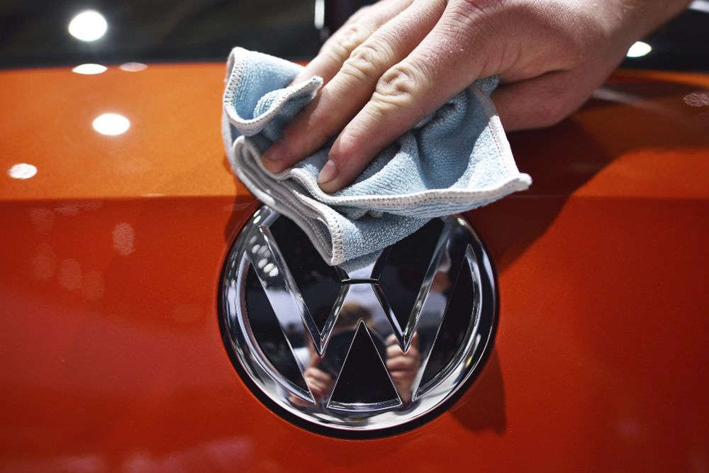 Logotipo de un coche Volkswagen.