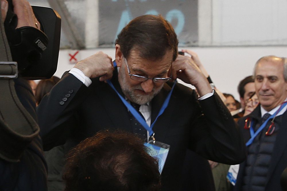 Mariano Rajoy, presidente del Gobierno y del PP, a su llegada esta tarde a la Caja Mágica de Madrid para asistir al XVIII Congreso nacional del partido que se inaugura hoy.