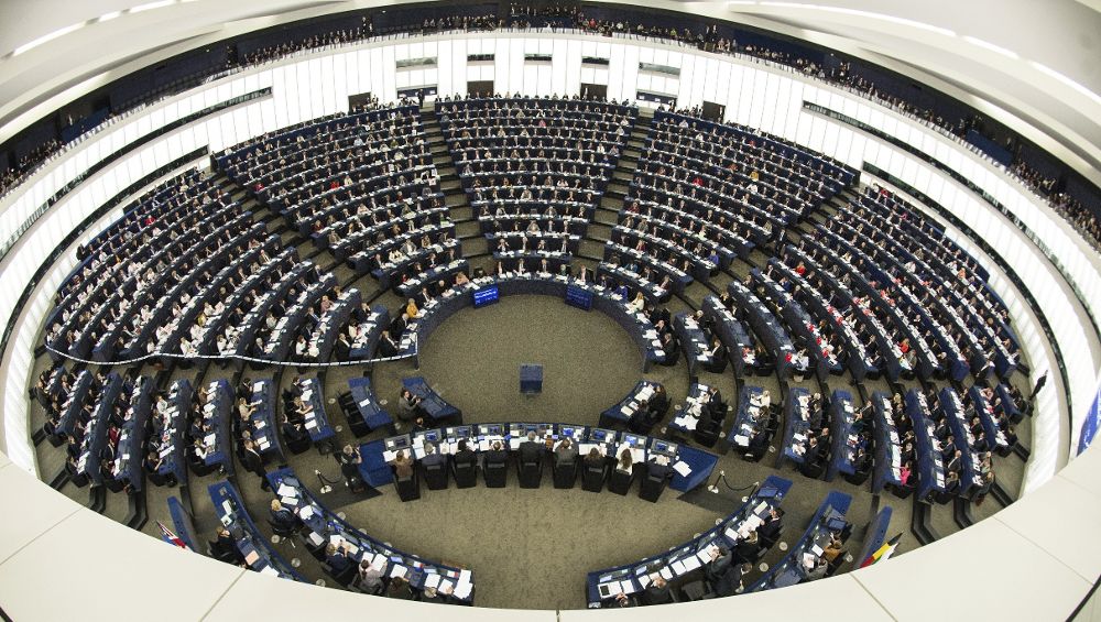 Vista general del hemiciclo del Parlamento Europeo (PE) durante la votación del tratado de libre comercio e inversiones entre la Unión Europea y Canadá (CETA), en Estrasburgo (Francia), hoy, 15 de febrero de 2017. 