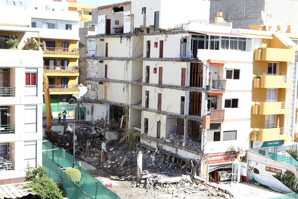 El edificio derrumbado, días después del accidente.