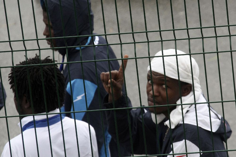 Inmigrantes africanos en la ciudad de Ceuta, donde, según AI, España no respeta sus derechos.