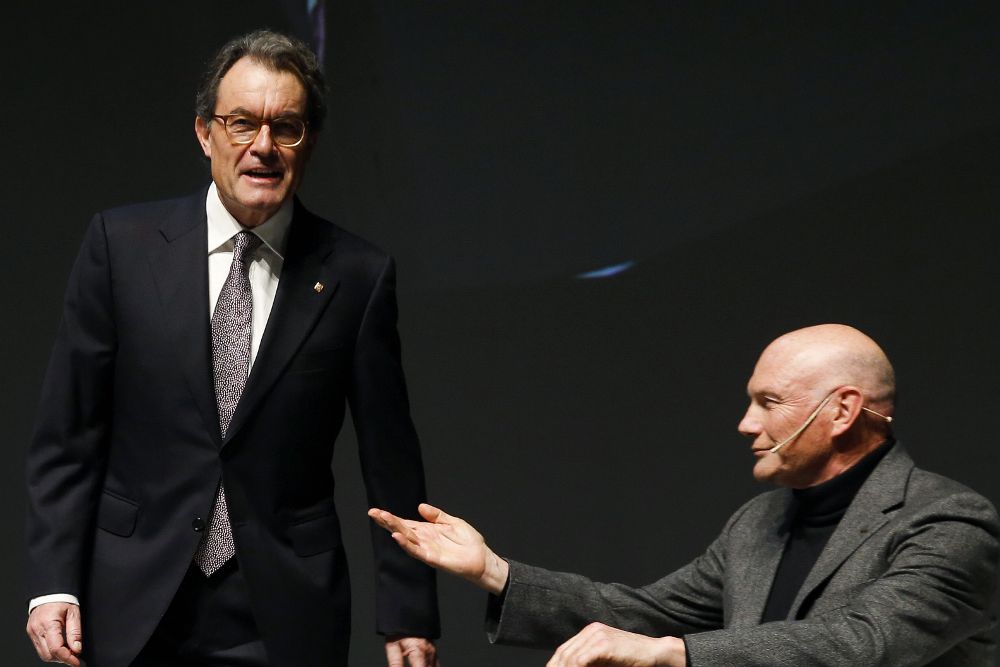 El expresidente de Cataluña Artur Mas (i) y el exlehendakari Juan José Ibarretxe.
