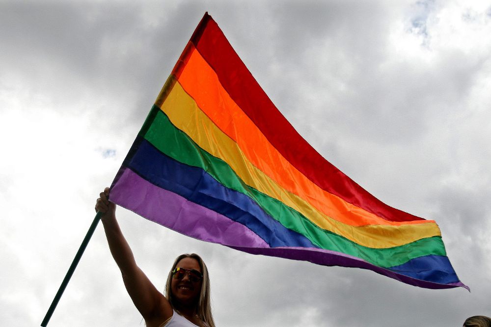 La bandera del movimiento gay, hoy asumida por todo el colectivo LGTB, volvéra a ondear en Madrid.