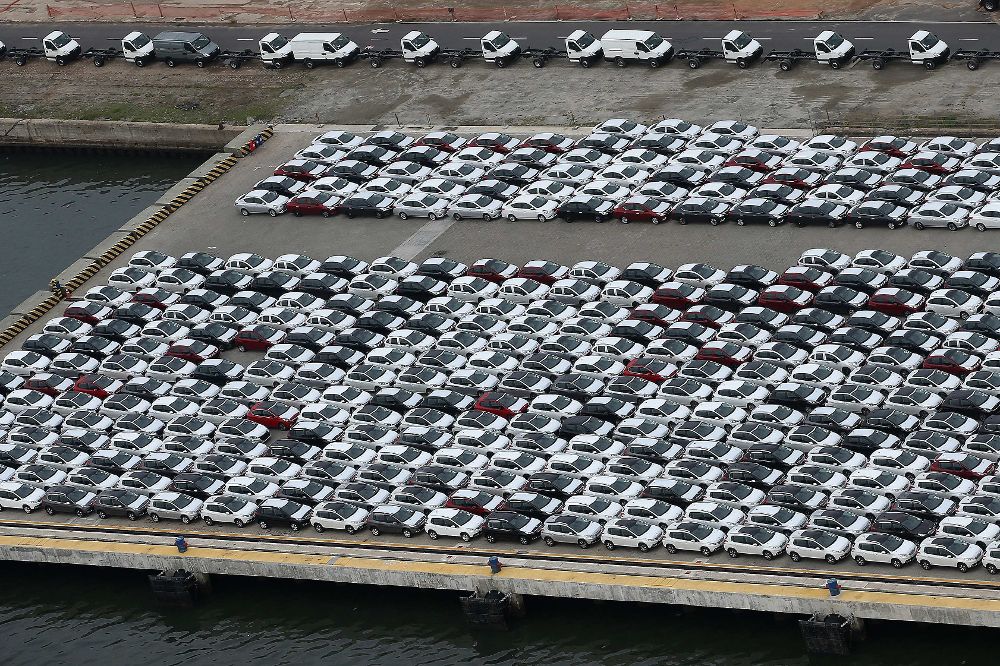 Automóviles en el puerto de Río de Janeiro (Brasil), listos para la exportación.