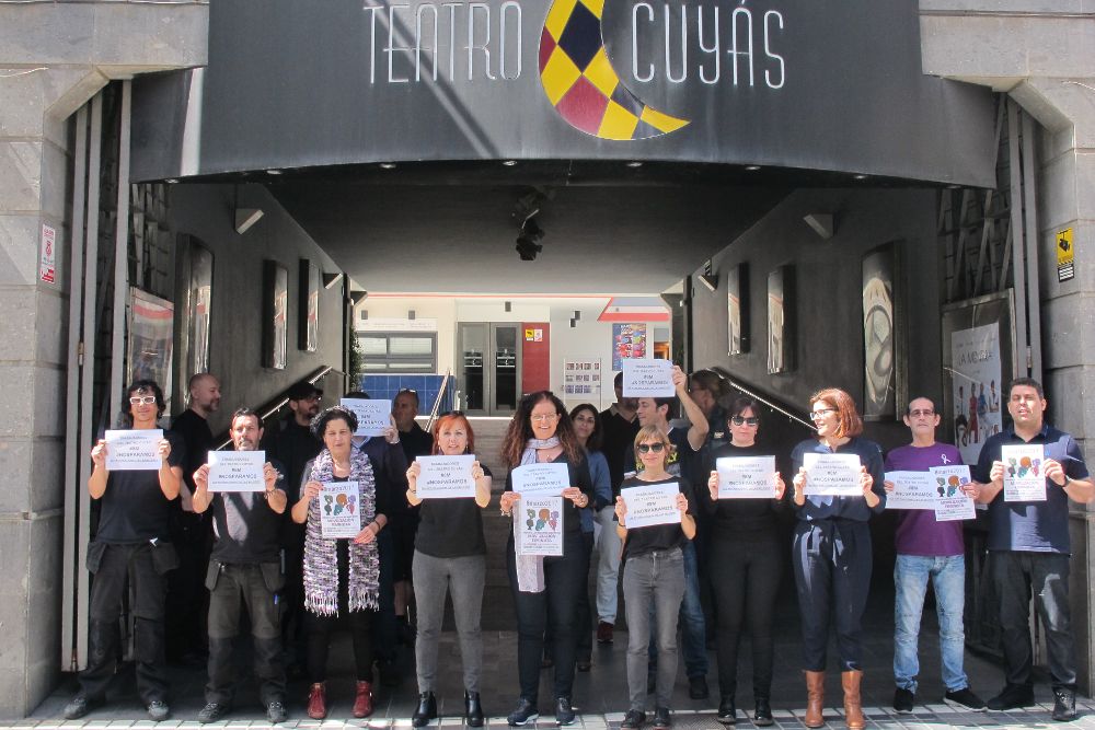 Acto de la Fundación de las Artes Escénicas de Gran Canaria contra la violencia de género en el Día Internacional de la Mujer