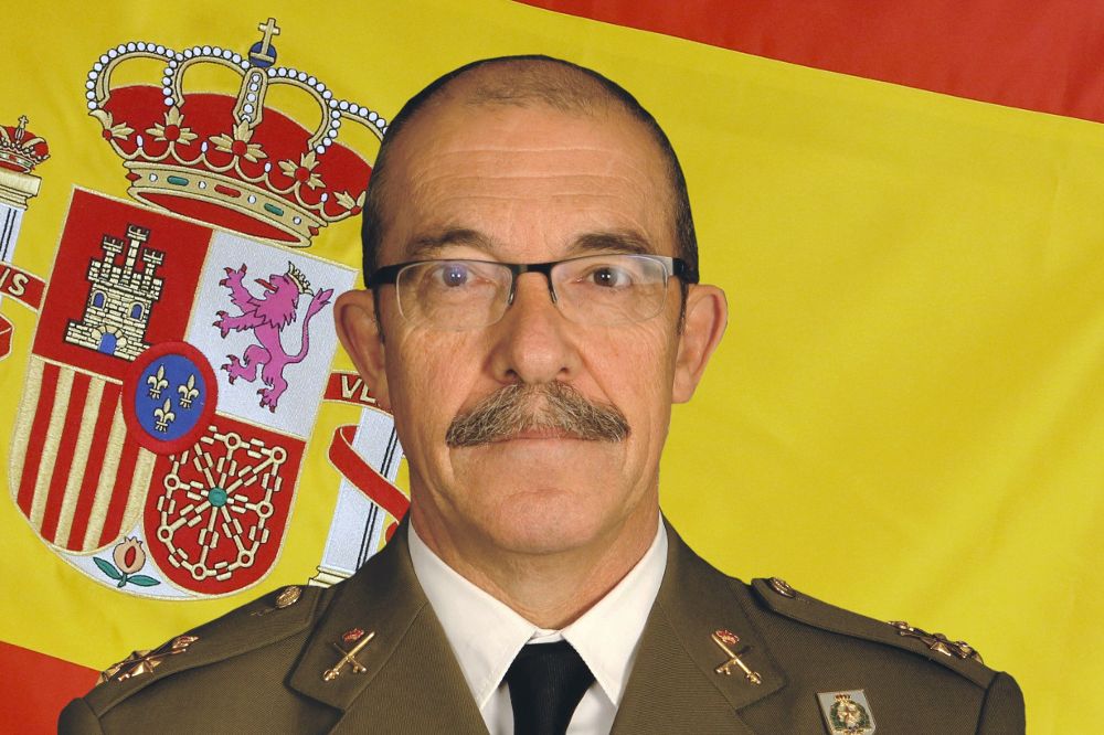 Fotografía publicada en la página web del ministerio de Defensa, del teniente general Fernando Alejandre Martínez.