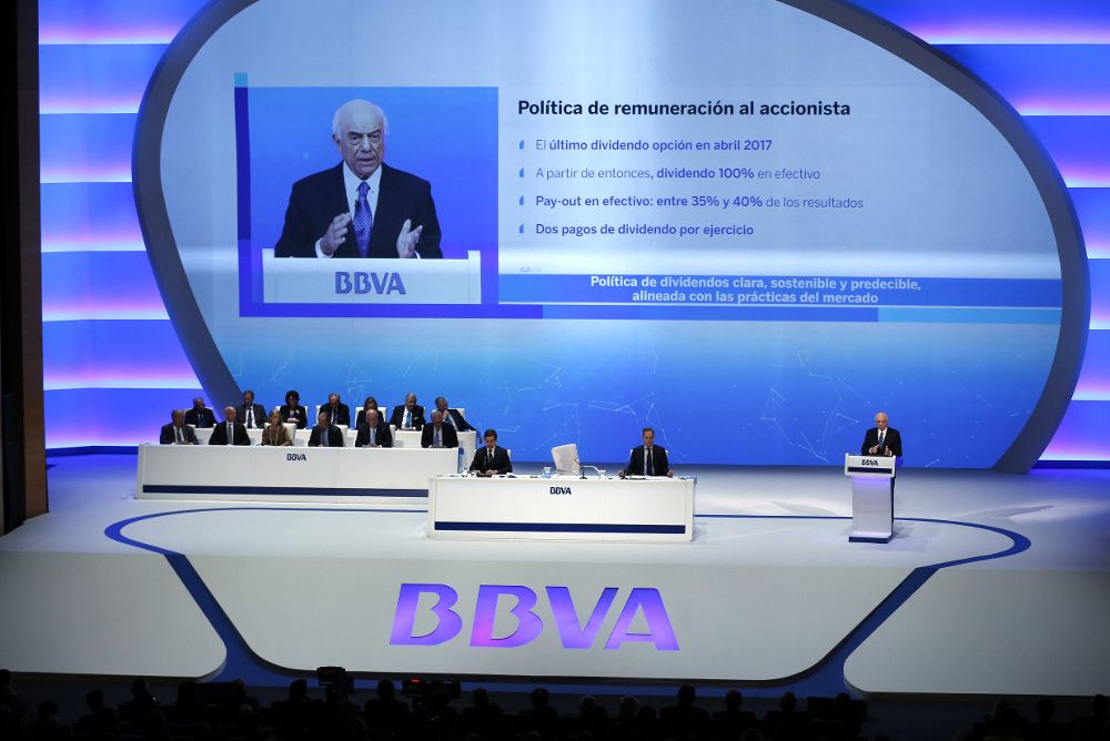 Última junta de accionistas del BBVA, uno de los bancos españoles que aparecen en el informe.