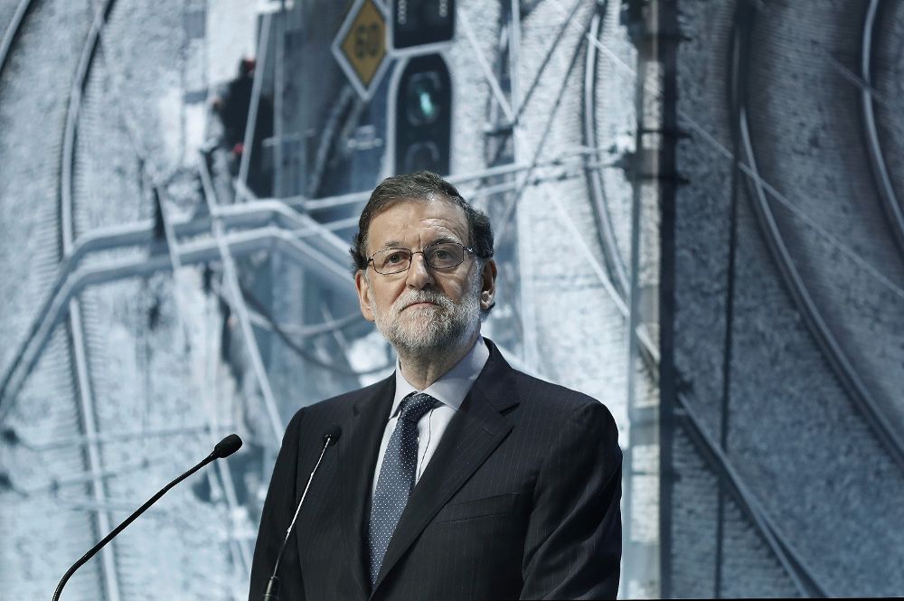 Mariano Rajoy durante su intervención en la inauguración de la jornada sobre infraestructuras "Conectados al futuro", celebrada esta mañana en el Palau de Congresos de Cataluña en Barcelona.