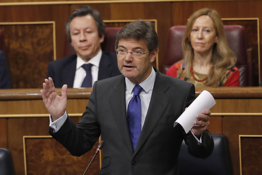 El ministro de Justicia, Rafael Catalá, durante su intervención en la sesión de control al Gobierno que se celebra hoy en el pleno del Congreso de los Diputados.