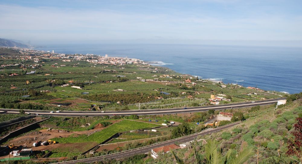 Vista desde las medianías de La Orotava, donde el paraje de El Rincón constituye un símbolo de la lucha por la preservacion del paisaje ante el empuje del urbanismo.