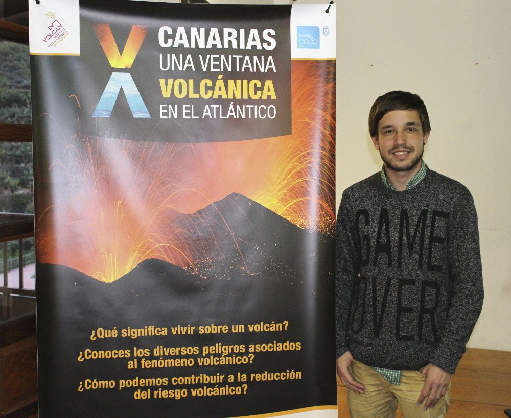 El geólogo e investigador del Centro Nacional de Volcanología, Rubén García Hernández.
