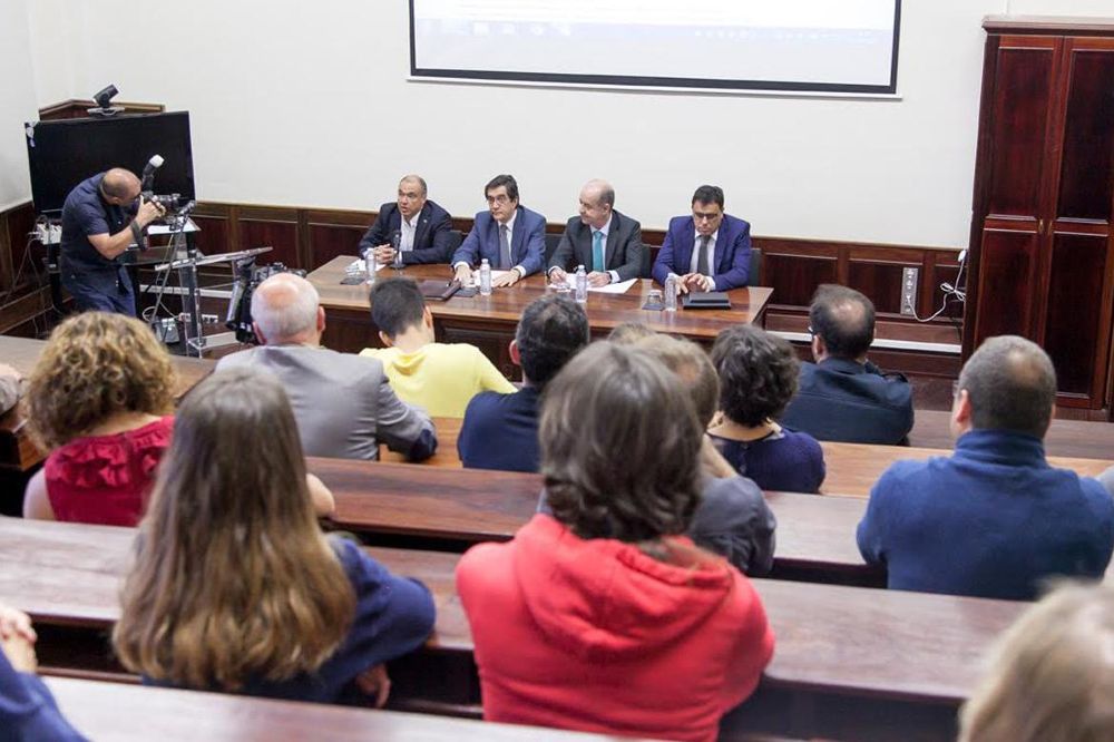 La Universidad organizó ayer un acto de bienvenida a los nuevos Ramón y Cajal.