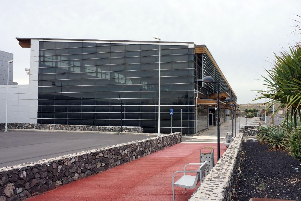 La segunda terminal del aeropuerto Tenerife Sur se inauguró a mediados de 2009 y su uso es esporádico.