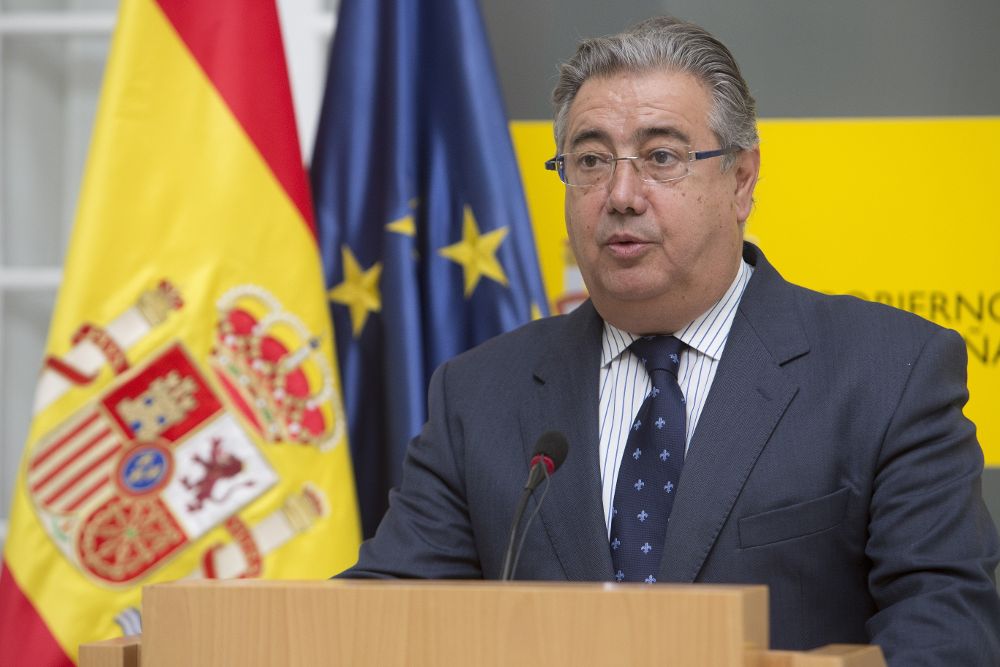 El ministro del Interior, Juan Ignacio Zoido, durante una declaración institucional tras la confirmación del desarme de ETA.