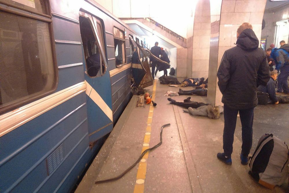 Fotograma de un vídeo facilitado por megapolisonline.ru vía VKontakte (VK) que muestra a las víctimas del atentado terrorista ocurrido en el metro de San Petersburgo.
