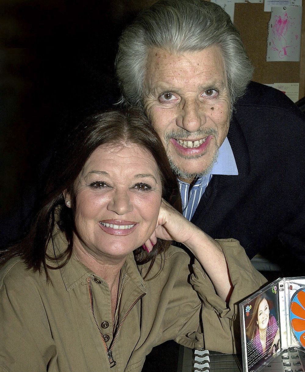 Fotografía de 2004 de Luis Eduardo Rodrigo con Teresa Rabal.