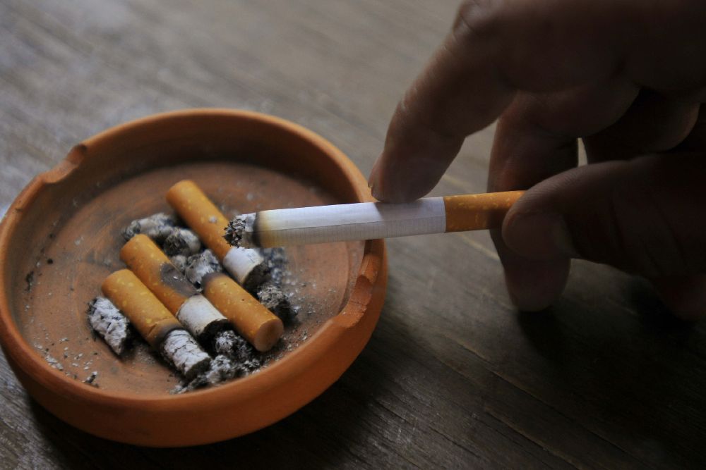 El consumo de los cigarrillos tradicionales desciende en beneficio de los liados.