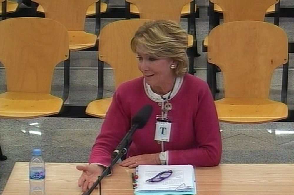 Imagen capturada de la señal institucional de la Audiencia Nacional, de la expresidenta madrileña Esperanza Aguirre, durante su declaración.