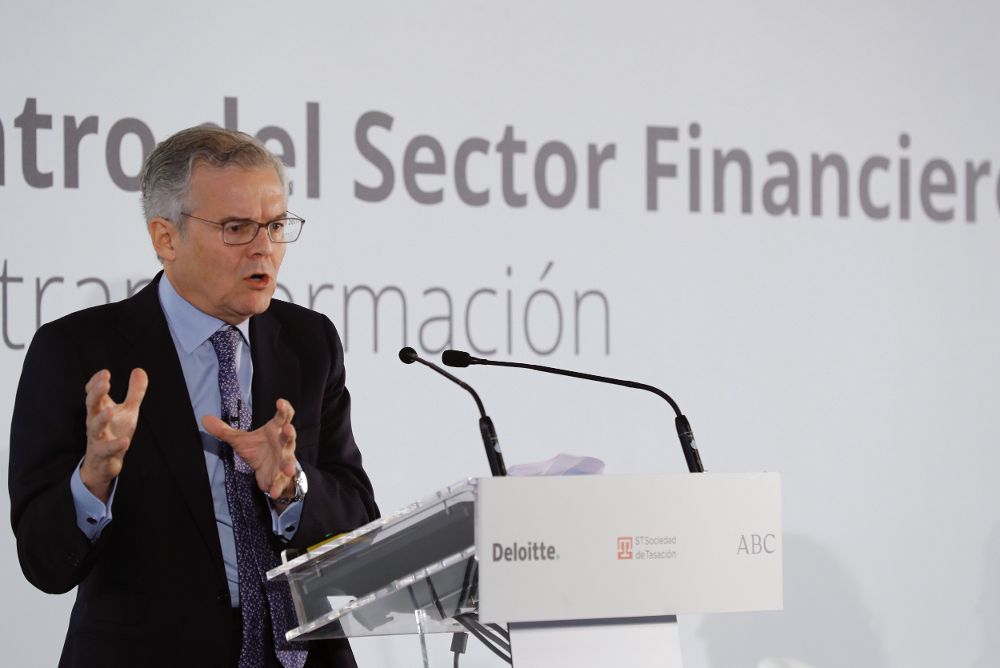 El presidente de la Comisión Nacional del Mercado de Valores (CNMV), Sebastián Albella, durante su intervención hoy en la clausura del XXIV Encuentro del Sector Financiero.