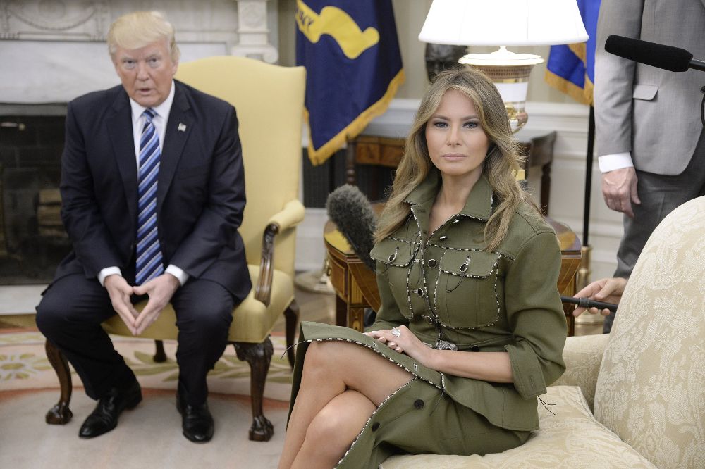 El presidente de los Estados Unidos, Donald Trump (i), y su mujer, Melania Trump.