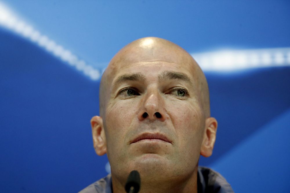 El entrenador del Real Madrid, Zinedine Zidane, durante la rueda de prensa posterior al entrenamiento realizado hoy en la Ciudad Deportiva de Valdebebas.
