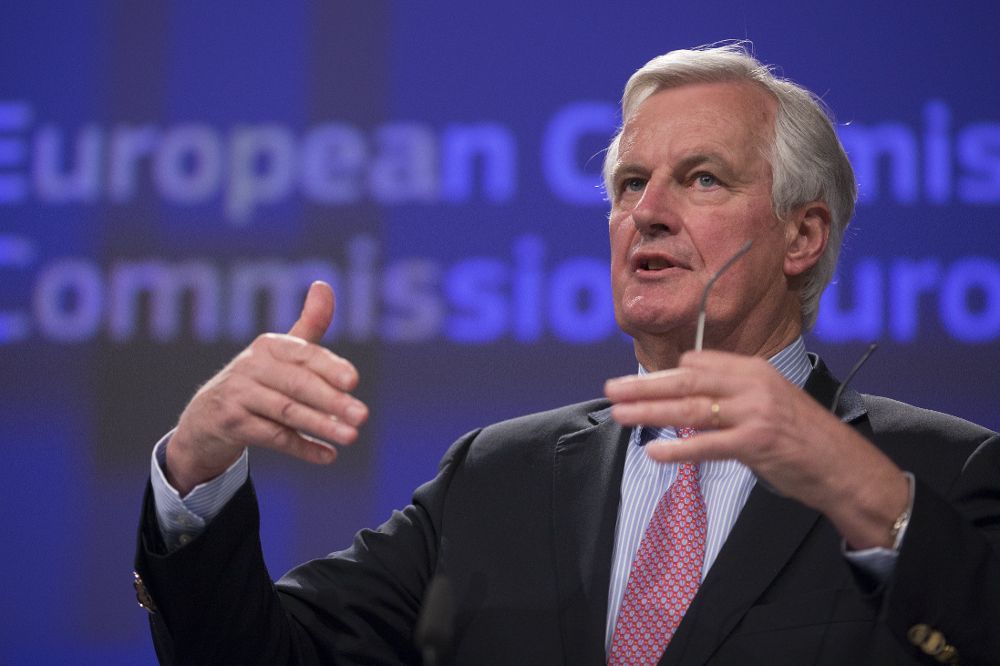 El negociador jefe de la Comisión Europea para el "brexit", Michel Barnier, presenta en Bruselas (Bélgica) la propuesta comunitaria.