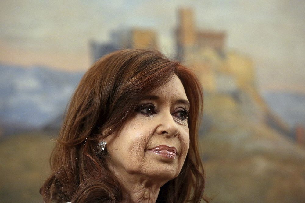 La expresidenta de Argentina Cristina Fernández de Kirchner, durante su reunión con el primer ministro griego.
