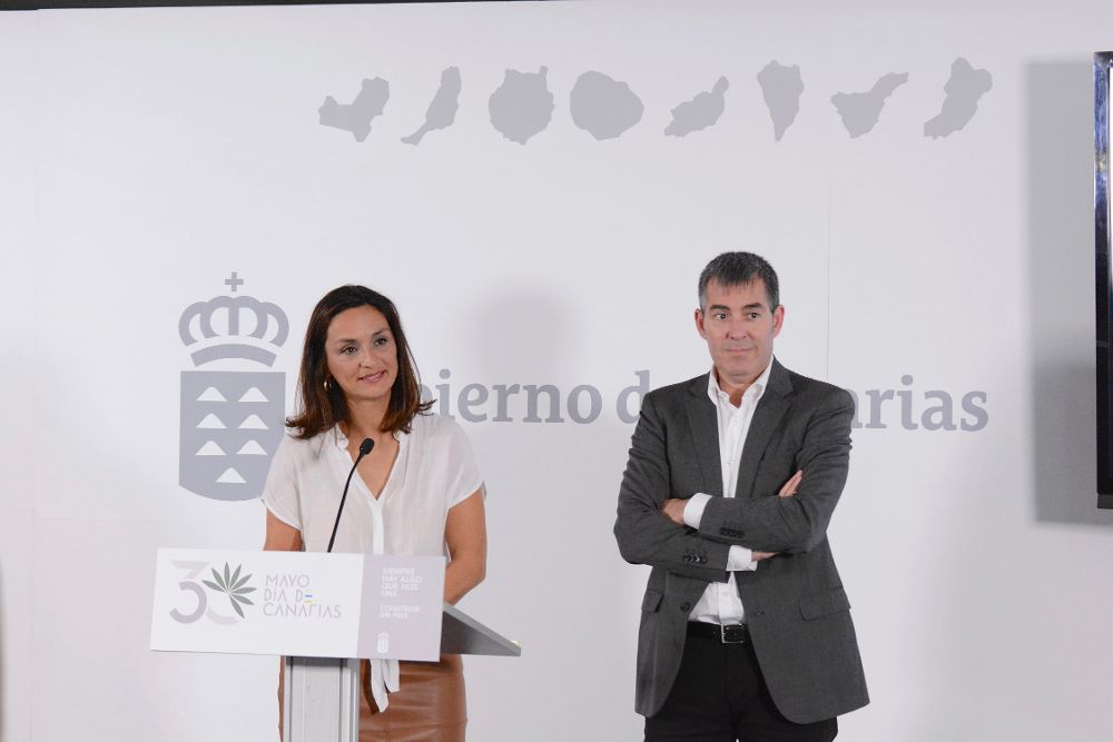 Fernando Clavijo y la viceconsejera de Presidencia, Alexandra Betancort, presentaron el programa del Día de Canarias.