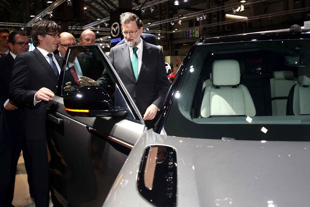 Carles Puigdmont y Rajoy han coincidido hoy en el Salón Automobile Barcelona.