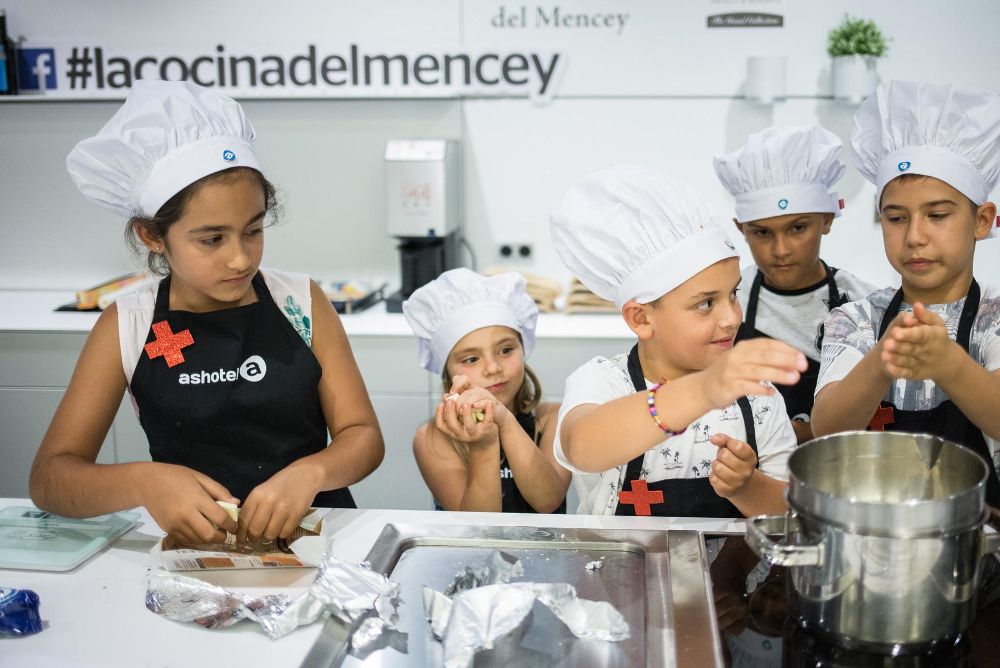 Treinta niños y niñas mayores de 8 años participarán en la segunda edición de este taller de cocina.