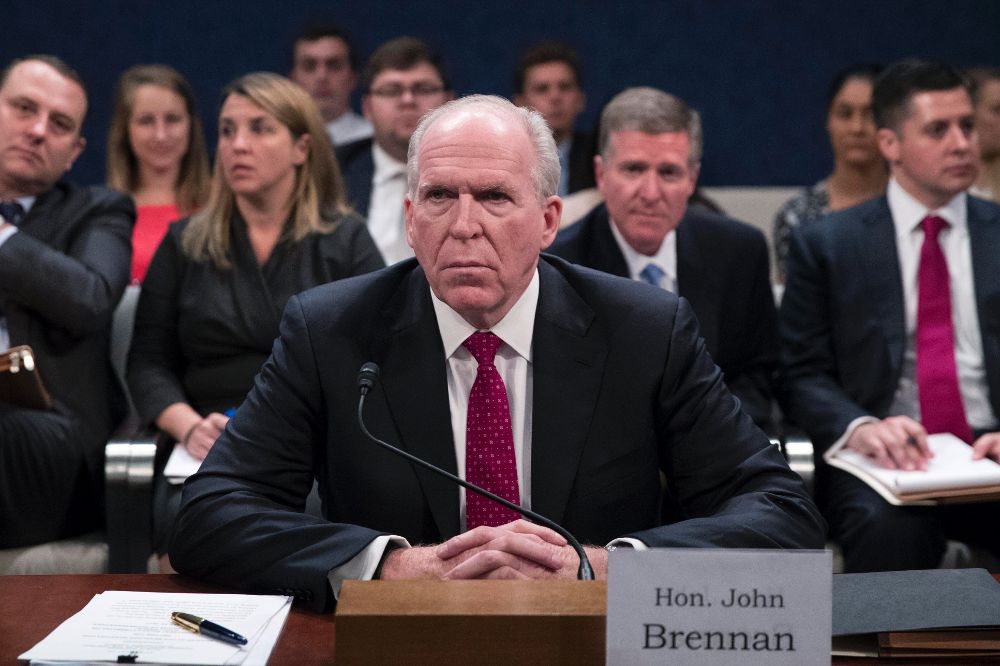 El exdirector de la CIA John Brennan testifica ante el Comité de Inteligencia.