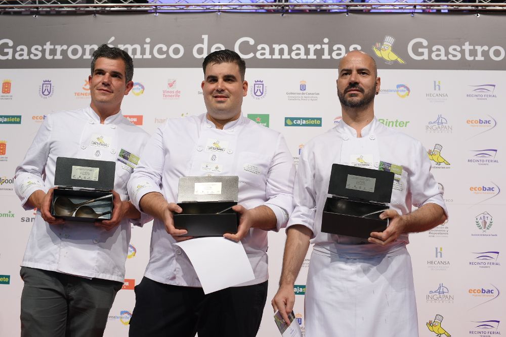 Los tres cocineros ganadores del concurso.