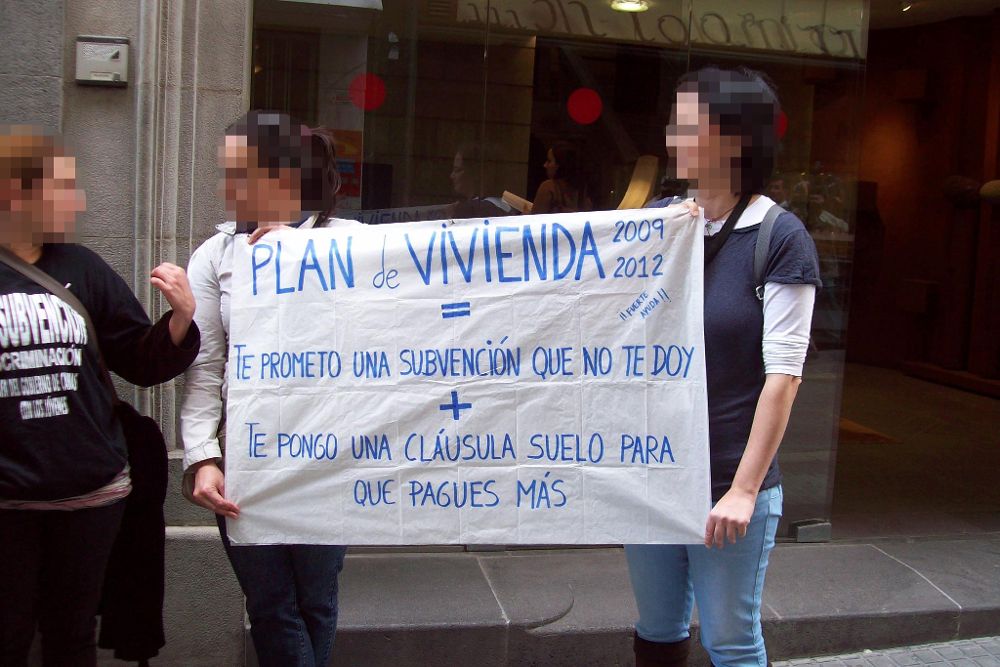 Protesta de jñovenes contra el plan de vivienda 2009-2012.