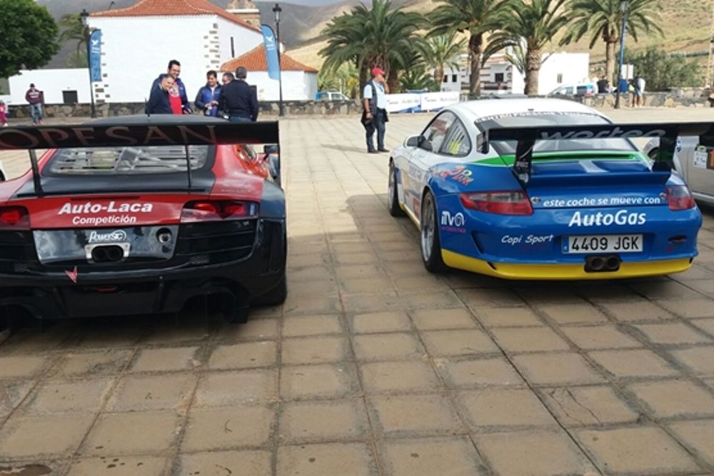 El Audi de Luis Monzón y el Porsche de Enrique Cruz.
