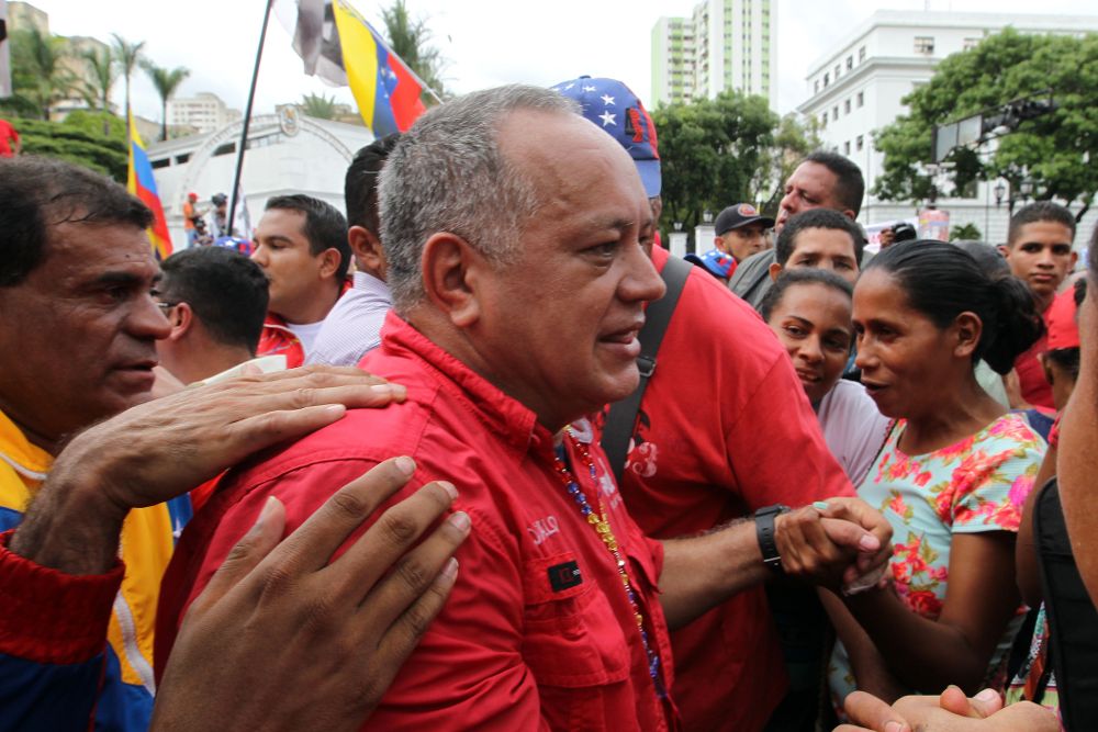 Diosdado Cabello (c).