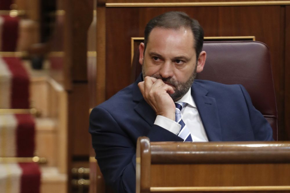 El portavoz parlamentario del PSOE, José Luis Ábalos, durante el debate en el pleno del Congreso de la moción de censura.