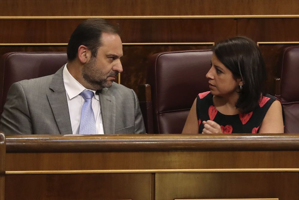 José Luis Ábalos y Adriana Lastra en el Congreso de los Diputados.