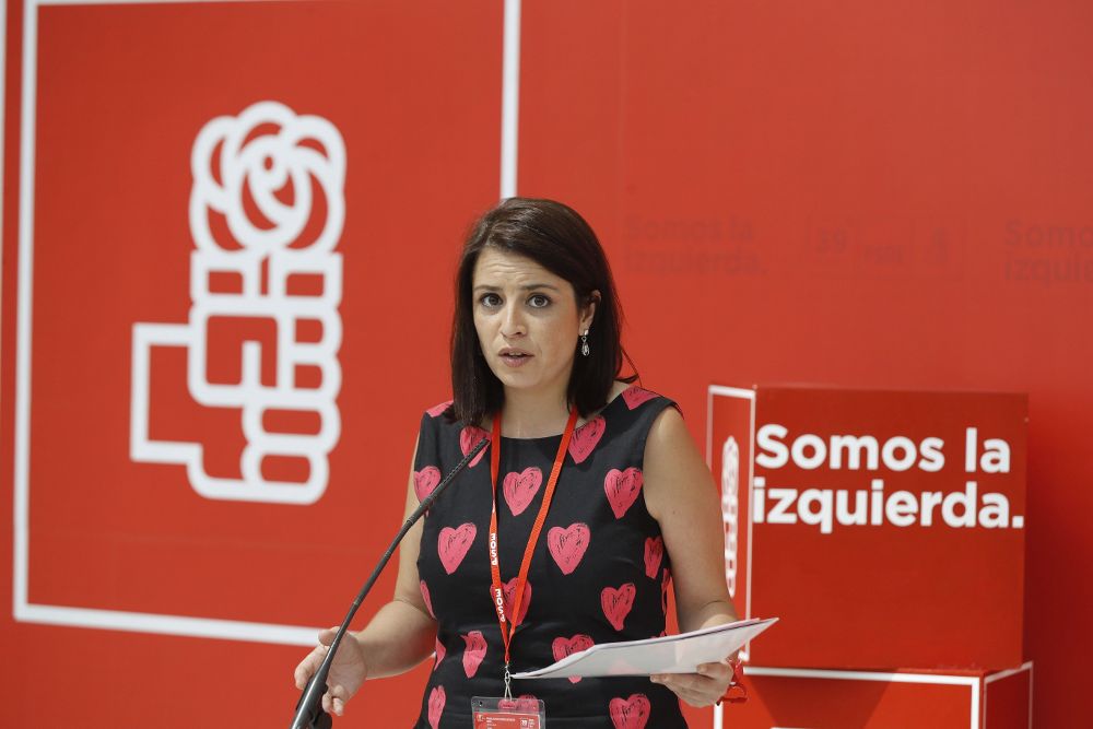 La diputada del PSOE Adriana Lastra ofrece una rueda de prensa tras la visita realizada hoy a las instalaciones dispuestas para la celebración del 39º Congreso del partido socialista, que tiene lugar este fin de semana en Madrid.
