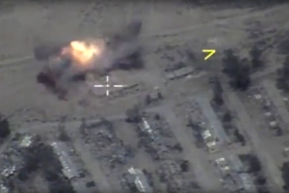 Captura de vídeo que muestra un ataque aéreo de la marina Rusa desde el mar Mediterráneo. 