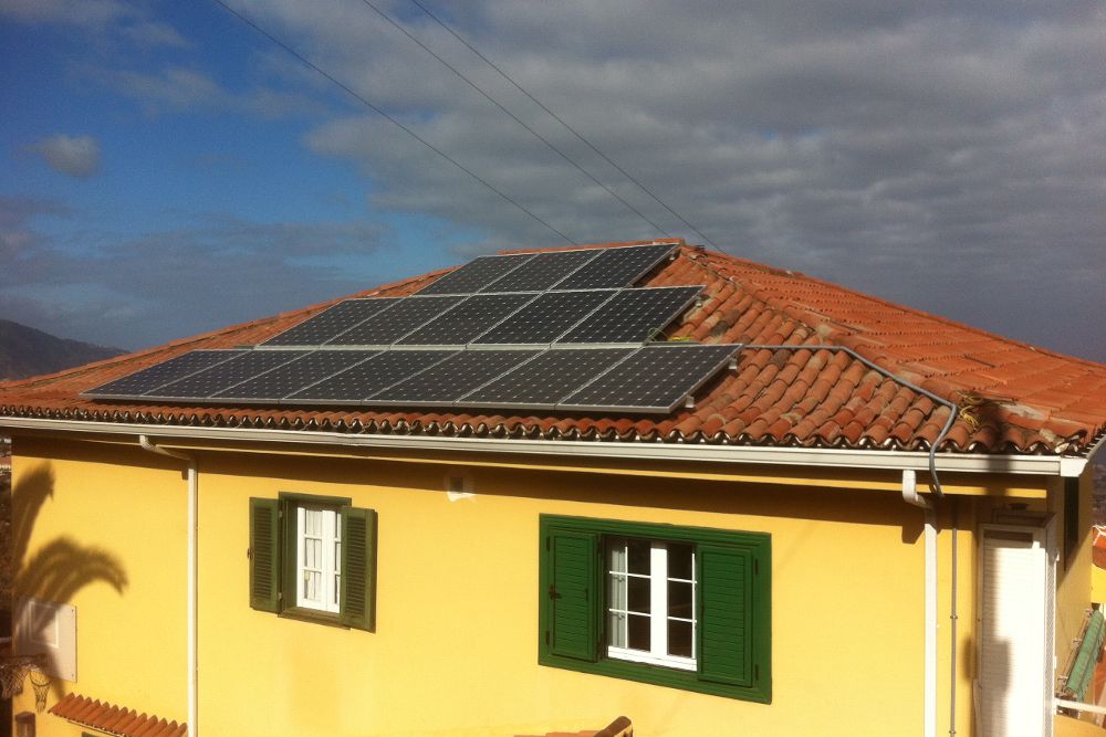 Placas fotovoltaicas en un domicilio particular.