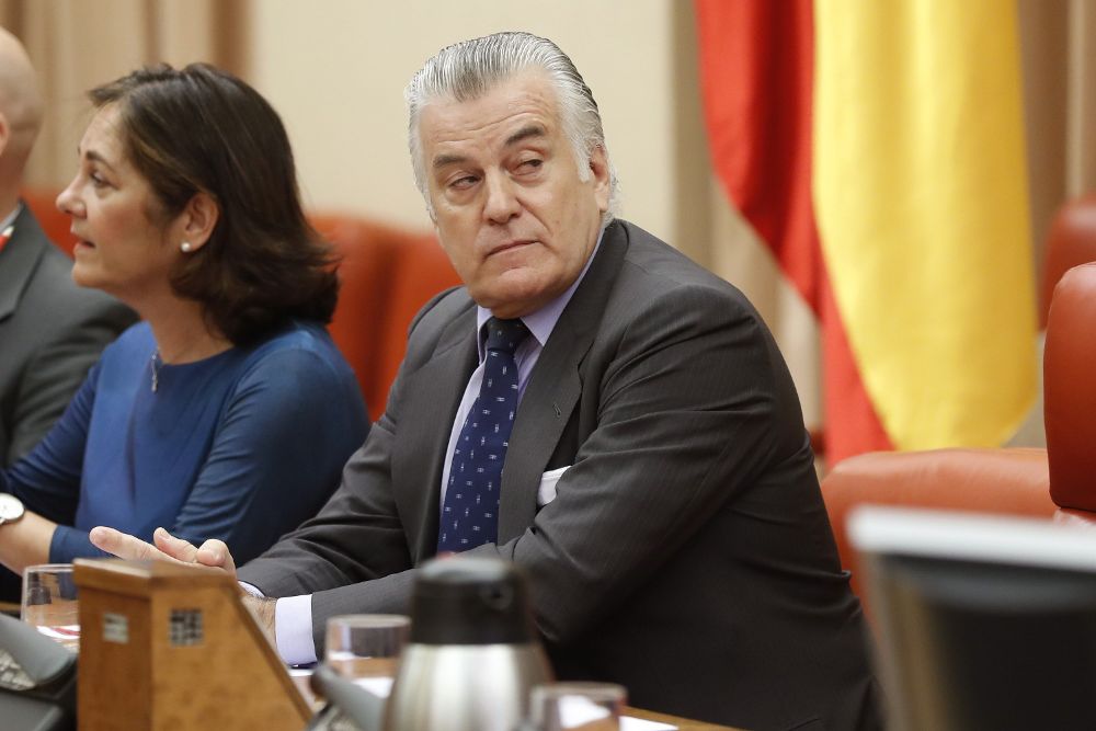 El extesorero del PP Luis Bárcenas, momentos antes de su comparecencia en la comisión de investigación de la supuesta financiación ilegal del PP.